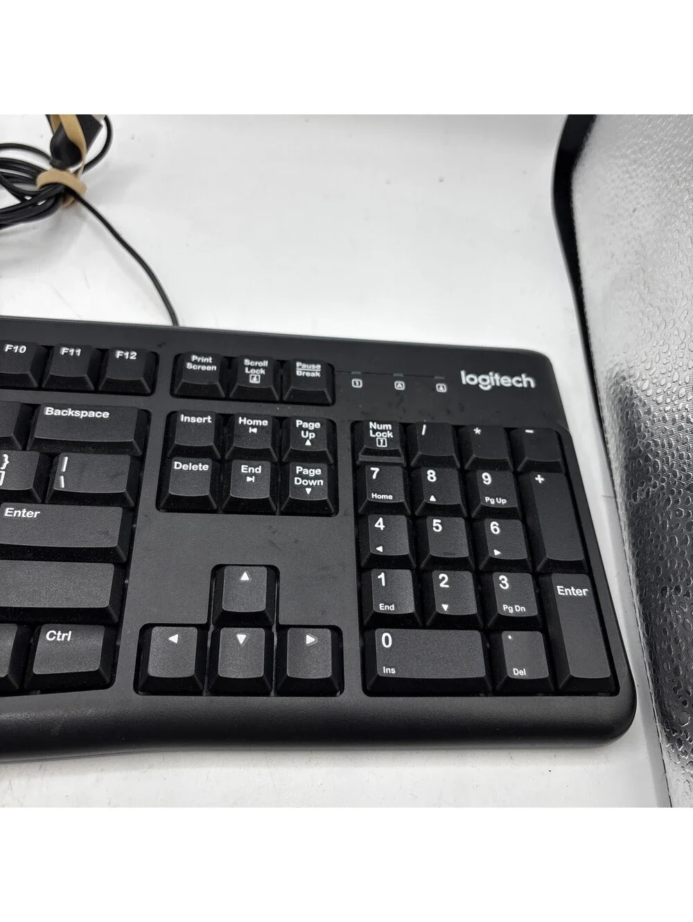 Logitech k120 plug